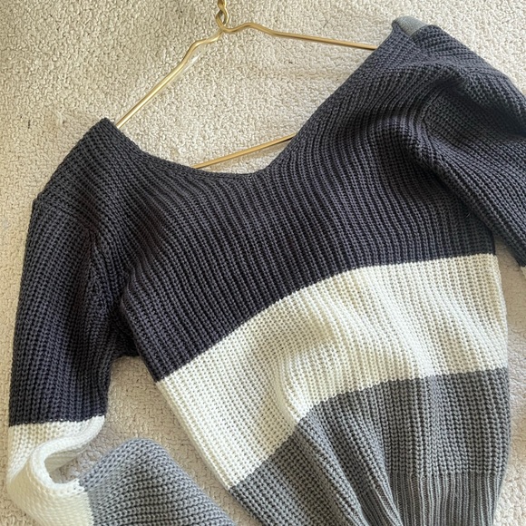 Poof apparel color block neutral preppy  V-Neck Sweater Black, White, Gray  S - Picture 5 of 7